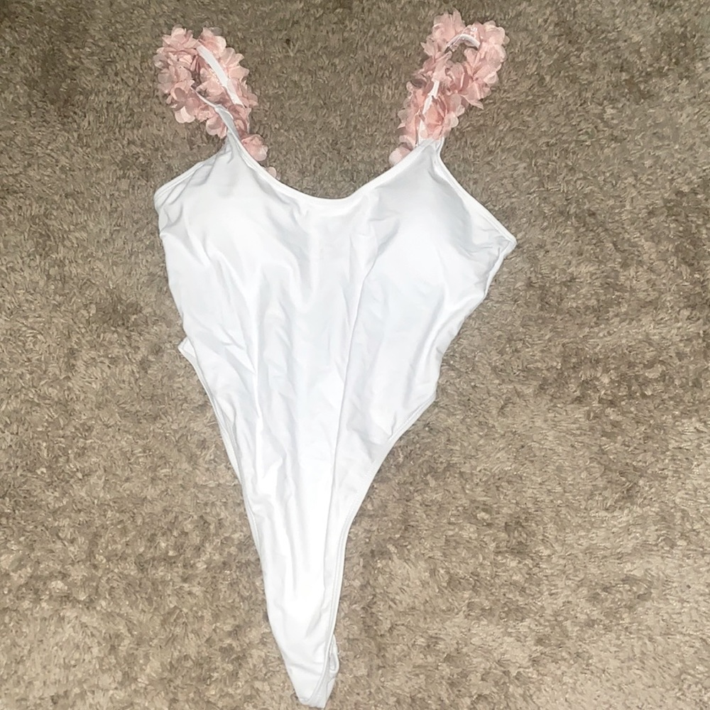 NEVER BEEN WORN Bathing Suit